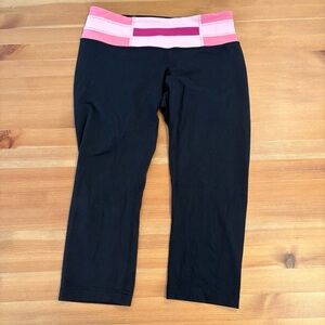 Lululemon Capri Leggings Pink Colorblock Waistband Women's Size 8 Reversible
